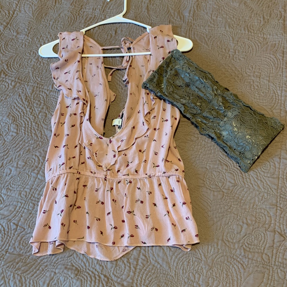 XS American Eagle low swoop top